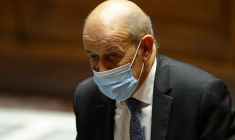 UKRAINE: TOUS LES ÉLÉMENTS SONT RÉUNIS POUR UNE INTERVENTION RUSSE, ANNONCE LE DRIAN