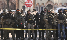 Des agents fédéraux américains à Minneapolis, aux États-Unis, le 24 janvier 2026. ( AFP / ROBERTO SCHMIDT )
