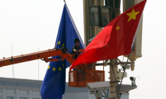 Un drapeau de l'UE et de la Chine