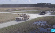 Les premiers chars Abrams arrivent en Ukraine, avec des mois d'avance