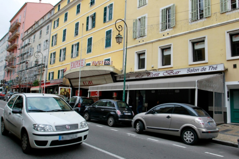 Le bar "Le Petit Bar" à Ajaccio, en Corse, le 8 avril 2013 ( AFP / STRINGER )