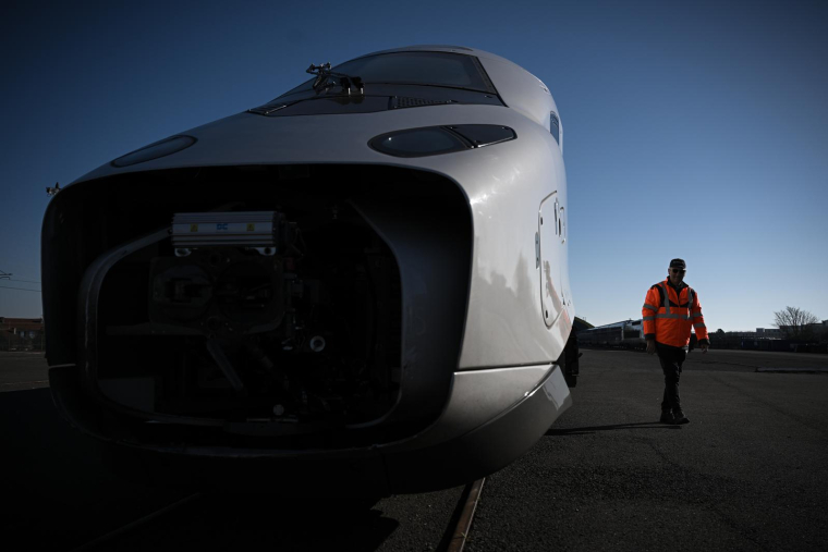 Le nouveau TGV "M" à La Rochelle le 13 février 2023 (photo d'illustration). ( AFP / Philippe LOPEZ )