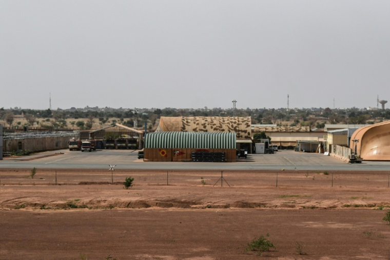 Vue générale de la base militaire Niamey 101 à Niamey, au Niger, le 15 juillet 2022, lors d’une visite officielle des ministres français des Affaires étrangères et des Armées ( AFP / BERTRAND GUAY )
