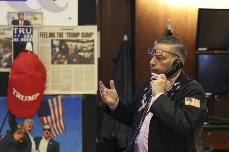 Un opérateur à la Bourse de New York le 2 janvier 2026 ( AFP / ANGELA WEISS )