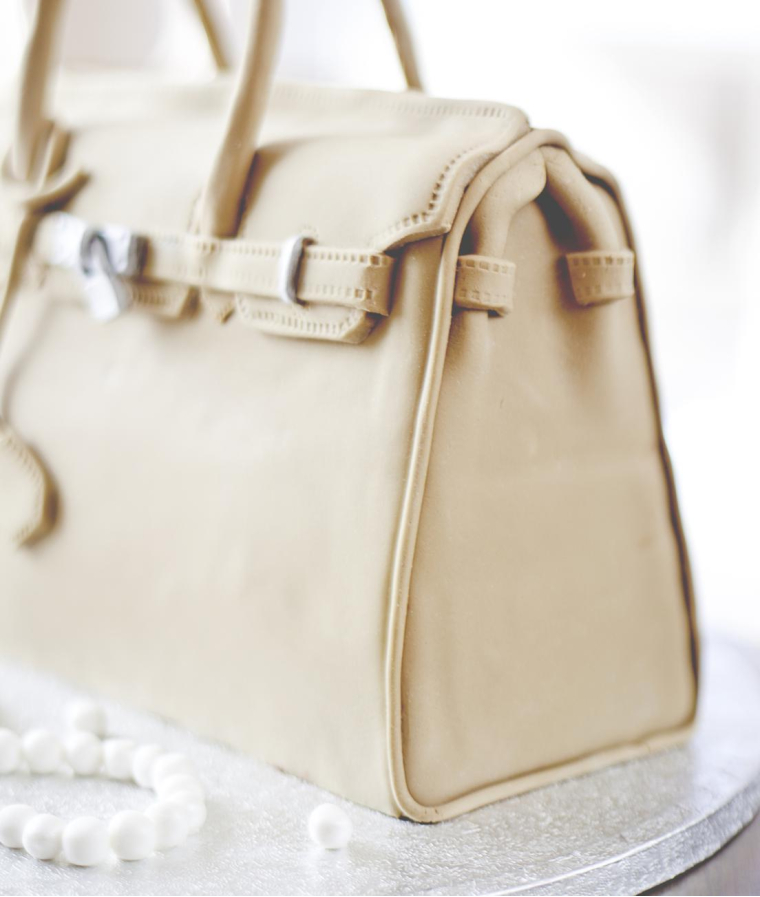 Le Birkin d’Hermès affole les enchères: phénomène de mode ou actif de valeur? Rareté, prix et demande mondiale interrogent son statut de placement haut de gamme ( crédit photo : Getty Images )