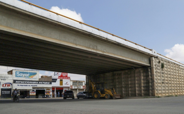 Vue du pont routier dans la communauté de Pozo de Gamboa, dans la municipalité de Pánuco, dans l'État mexicain de Zacatecas, le 7 août 2026, où cinq hommes ont été retrouvés morts ( AFP / Jesse Mirales )