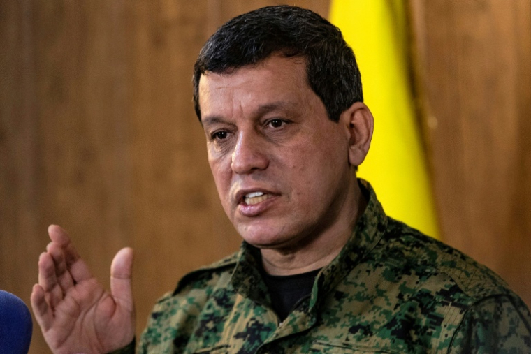 Le commandant en chef des Forces démocratiques syriennes (FDS), Mazloum Abdi, à Hassaké, ville du nord-est de la Syrie, le 6 décembre 2024 ( AFP / Delil SOULEIMAN )
