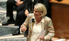 La ministre de la Santé Stéphanie Rist à l'Assemblée nationale le 9 décembre 2025 ( AFP / Alain JOCARD )