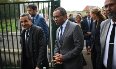 Le ministre de l'Education nationale, Pap Ndiaye dans un collège à Esbly le 7 novembre 2022. ( AFP / Christophe ARCHAMBAULT )