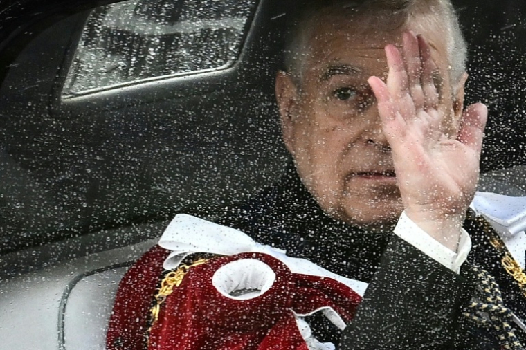 L'ex-prince Andrew, alors non déchu de son titre, après le courinnement du roi Charles III à Londres le 6 mai 2023 ( AFP / Marco BERTORELLO )