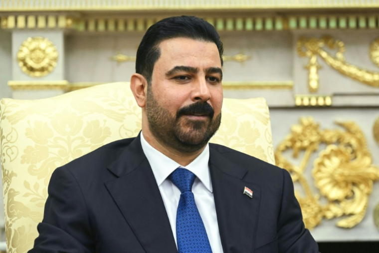 Le Premier ministre irakien Ali al-Zaidi participe à une rencontre avec le président américain Donald Trump (non visible) dans le Bureau ovale de la Maison Blanche, à Washington, le 14 juillet 2026 ( AFP / SAUL LOEB )