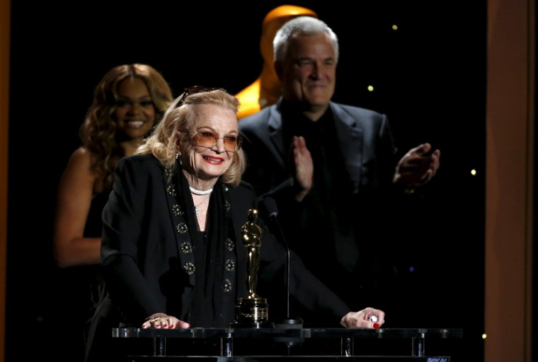 Gena Rowlands lors de sa remise d'un Oscars d'honneur pendant la cérémonie des Governors Awards