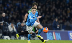 Naples assure contre Sassuolo et reste sur le podium