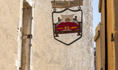 Airbnb, 93 millions d’euros de taxe de séjour versés aux communes françaises en 2021 / iStock-Kloeg008