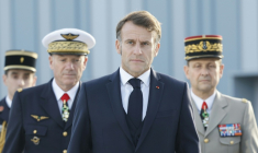 Le président Emmanuel Macron en visite à Toulouse le 12 novembre 2025.   ( POOL / Guillaume HORCAJUELO )