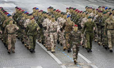 Des soldats de la taks force européenne "Takuba" à Paris, le 14 juillet 2021. ( POOL / MICHEL EULER )