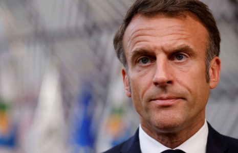 Le président français Emmanuel Macron s'adresse aux médias à Bruxelles