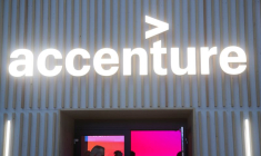Logo d'Accenture au Forum économique mondial 2022 (WEF) à Davos