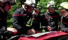 En pleine canicule, des pompiers se préparent aux feux de l'été