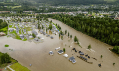 Le camping de Dokka, en Norvège, inondé après le débordement de la rivière Dokka, le 9 août 2023.  ( NTB / STIAN LYSBERG SOLUM )