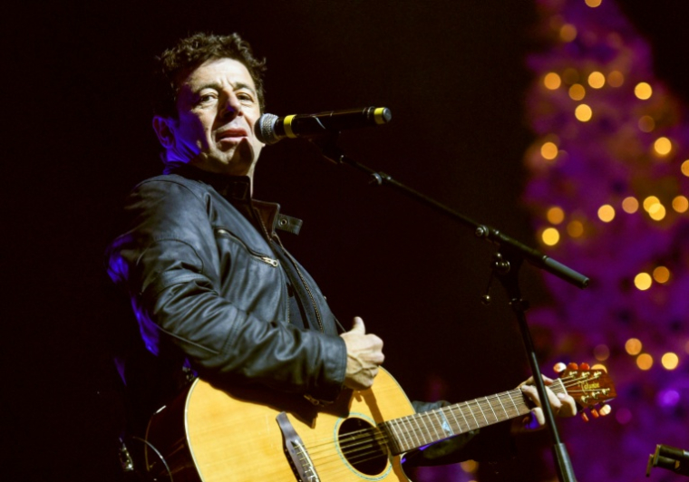 Le chanteur Patrick Bruel se produit sur scène le 20 décembre 2019 à la Cité des Congrès de Valence ( AFP / FRANCOIS LO PRESTI )