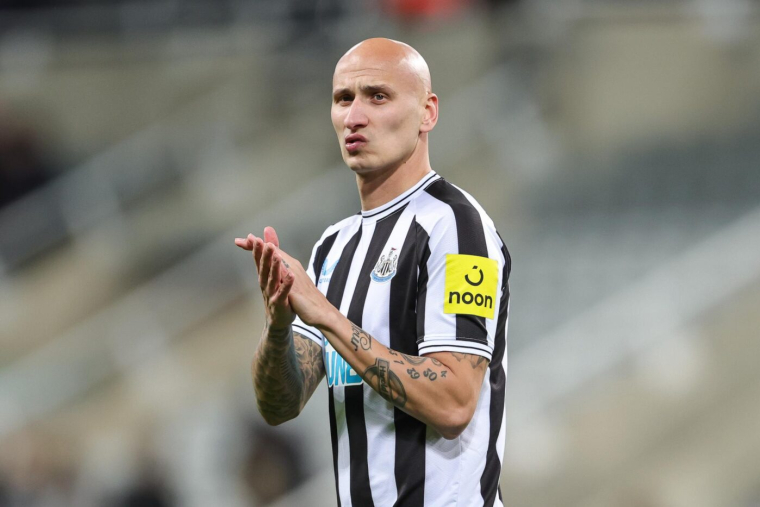 Jonjo Shelvey met fin à sa carrière, mais ne quitte pas le football