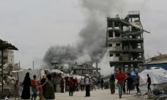 Pendant une frappe israélienne sur une maison de Jabalia, dans le nord de la Bande de Gaza, le 15 mai 2025 ( AFP / Bashar TALEB )