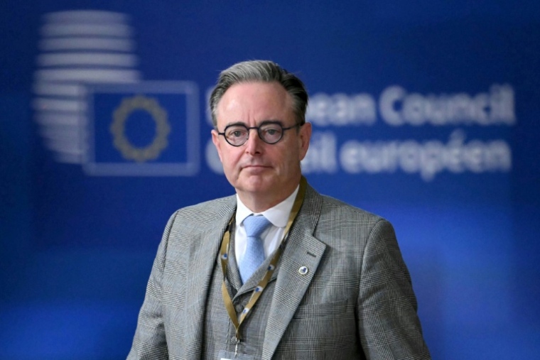 Le Premier ministre Bart De Wever arrive pour le sommet des dirigeants de l'UE à Bruxelles, le 23 octobre 2025 ( AFP / NICOLAS TUCAT )