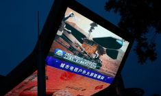 LA CHINE PUBLIE LES PREMIÈRES IMAGES DE MARS PRISES PAR SON ROVER
