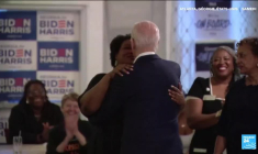 Présidentielle américaine : Donald Trump et Joe Biden s'invectivent