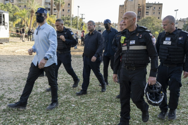 Le ministre israélien de la Sécurité nationale, Itamar Ben Gvir, se rend sur le lieu d'une frappe iranienne, à Beersheva dans le sud d'Israël, le 2 mars 2026 ( AFP / Maya Levin )