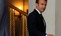 MACRON DÉBUTE UN "TOUR DE FRANCE" AUX ALLURES DE CAMPAGNE ÉLECTORALE