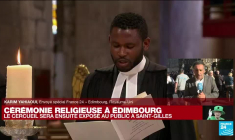 Cérémonie religieuse à Edimbourg avant que le cercueil soit accessible au public