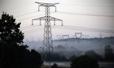 Des lignes à haute-tension à Verfeil, en septembre 2025 (illustration) ( AFP / LIONEL BONAVENTURE )