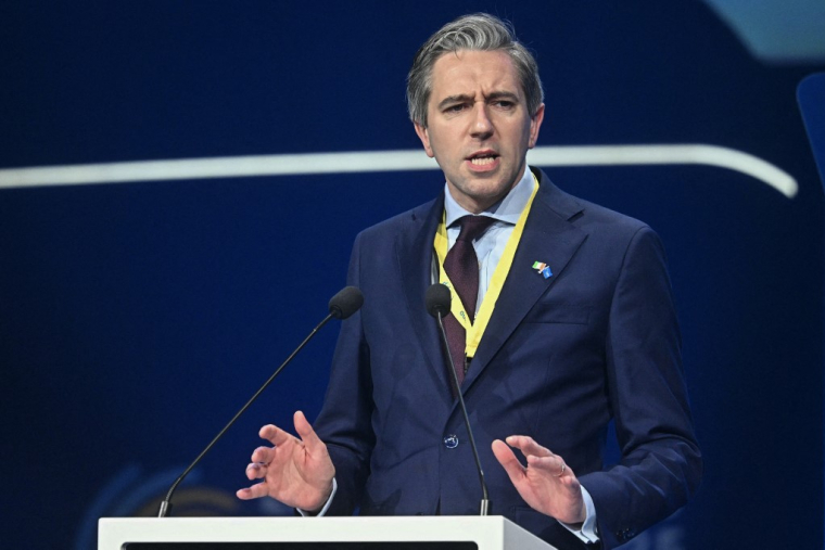 Simon Harris, le 30 avril 2025, à Valence (Espagne) ( AFP / JOSE JORDAN )