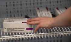 CORONAVIRUS: ASTRAZENECA PROMET DE LIVRER 17% DE SA PRODUCTION DE VACCIN EN EUROPE EN FÉVRIER