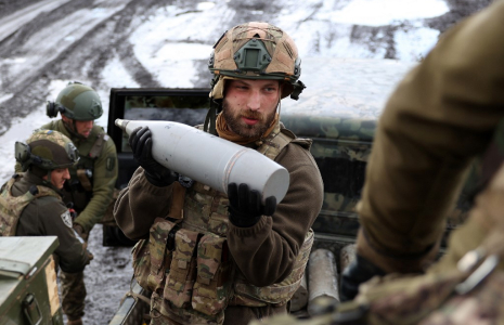Un soldat ukrainien, en 2023, près de Bakhmout (illustration) ( AFP / ANATOLII STEPANOV )