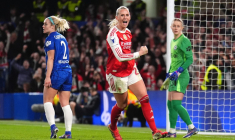 Tenant du titre, Arsenal s'incline mais rejoint le dernier carré