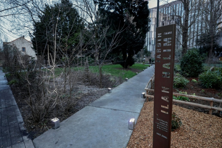 Vue de l'entrée du jardin Ilan-Halimi, le 12 février 2026 à Bagneux (Hauts-de-Seine) ( AFP / STEPHANE DE SAKUTIN )