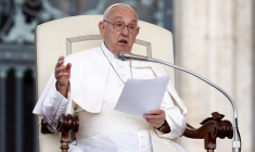 Le pape François assiste à l'audience générale hebdomadaire, place Saint-Pierre, au Vatican