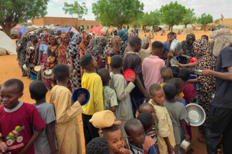 Des femmes et des enfants soudanais réfugiés dans un camp, à proximité de la ville d'El-Obeid, au Soudan, le 29 juin 2026 ( AFP / - )
