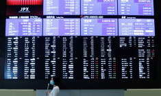TOKYO FINIT EN BAISSE