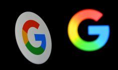 Logos Google à Bruxelles, le 29 septembre 2025. ( AFP / Nicolas TUCAT )