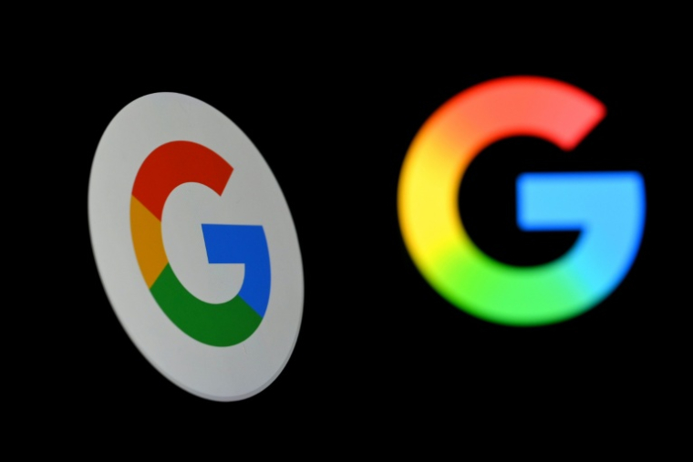Logos Google à Bruxelles, le 29 septembre 2025. ( AFP / Nicolas TUCAT )