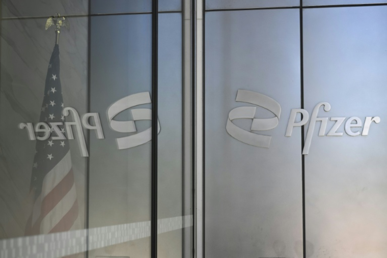 Au siège du laboratoire pharmaceutique Pfizer, le 8 août 2025 à New York ( AFP / ANGELA WEISS )