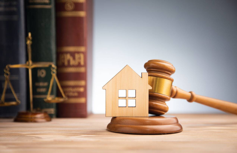 Immobilier aux enchères : comment ça marche et à quoi faut-il faire attention ? / iStock.com - Aramyan