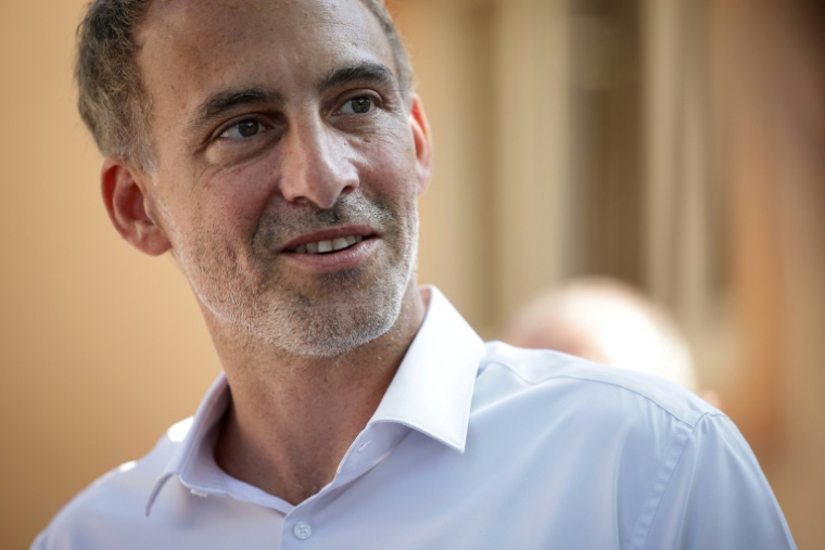 L'eurodéputé Raphaël Glucksmann le 12 août 2026 à Jonquière, dans l'Aude ( AFP / Valentine CHAPUIS )