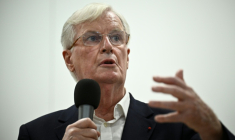 Michel Barnier le 4 septembre 2025, à Paris ( AFP / JULIEN DE ROSA )