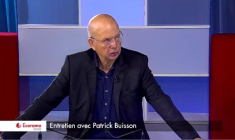 "Sarkozy est un trader de la politique qui a le goût des allers et retours spéculatifs", selon Patrick Buisson