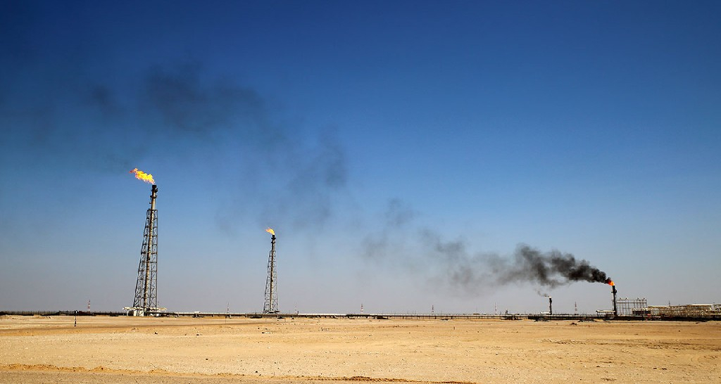 Saudi Aramco a 260 milliards de barils en réserve, soit dix fois plus qu'Exxon Mobil, première compagnie internationale ; son bénéfice net de 110 milliards de dollars en 2018 est supérieur à celui, cumulé, des cinq Majors pétrolières (Exxon Mobil, Shell, BP, Chevron et Total). (crédit : Adobe Stock)